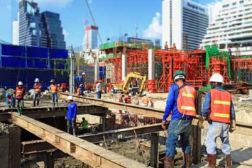 MahaNakhon Construction Continues